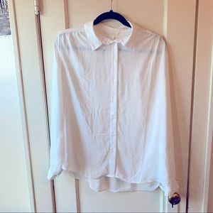 ❤️ H&M white loose button down blouse M